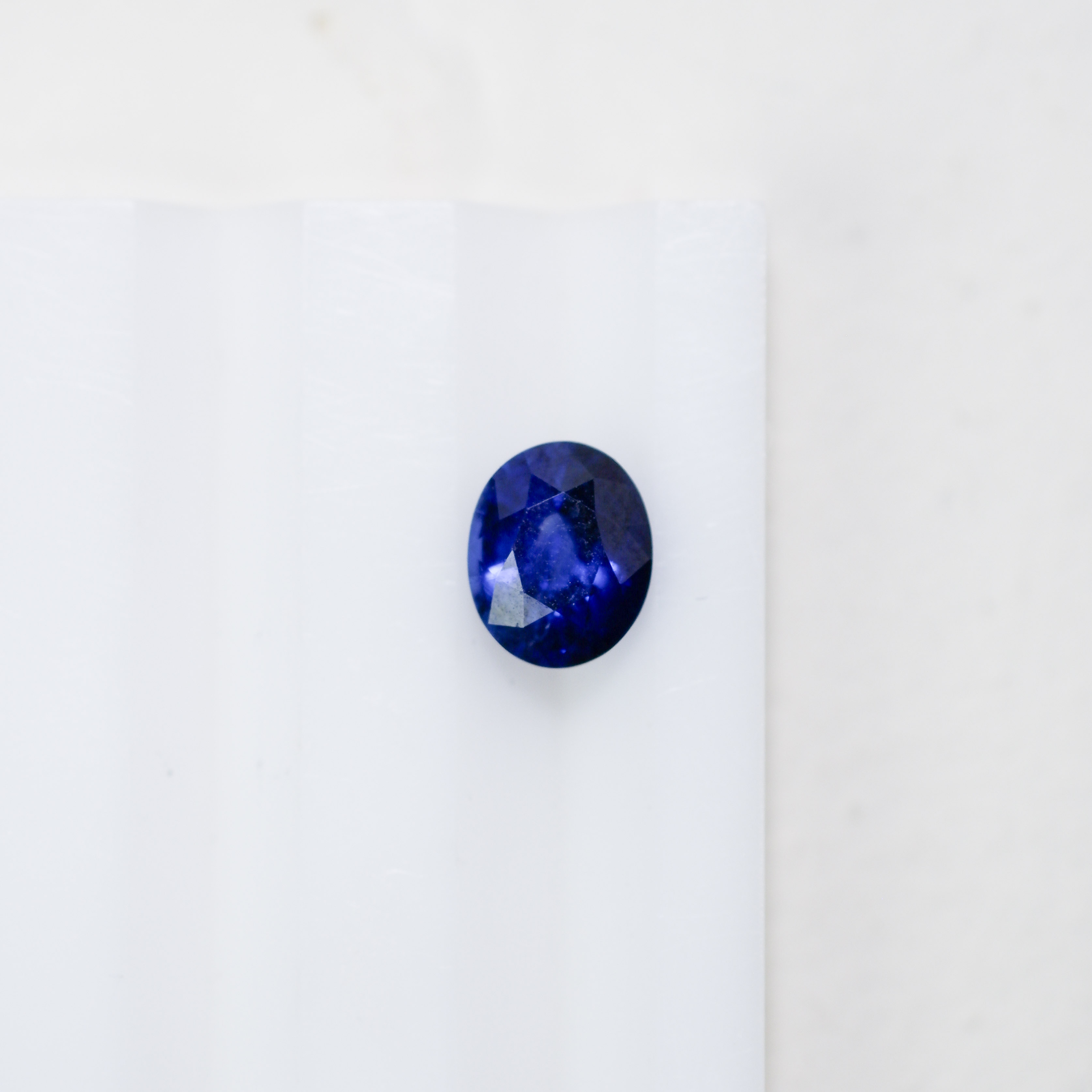 1.695 ct Blue Sapphire
